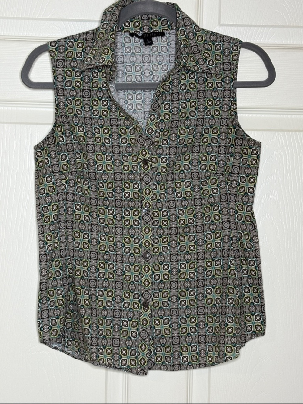 - Lafayette 148 sleeveless top size 6